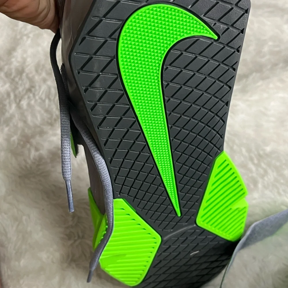 Nike Savaleos Weightlifting Gym Workout Gray And Green Shoes Size 14 CV5708-401